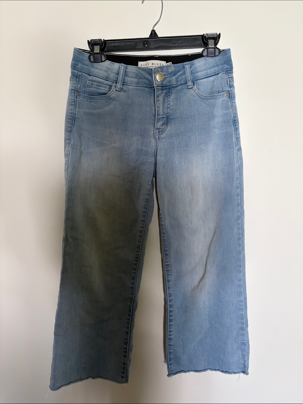 Light Wash Women’s wide leg cropped Jeans